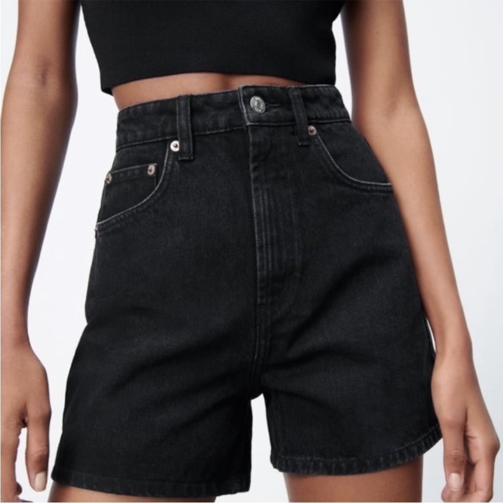 ZARA MOM HIGH RISE SHORTS in BLACK WASHED COLOR. SIZE  14.  NWT